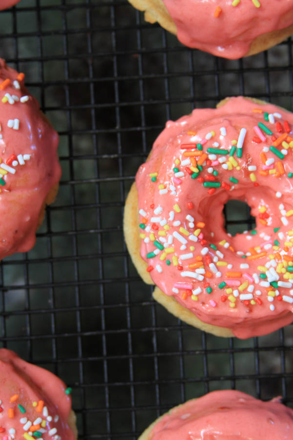 Valentine donuts w/ sprinkles at thegrommom.com