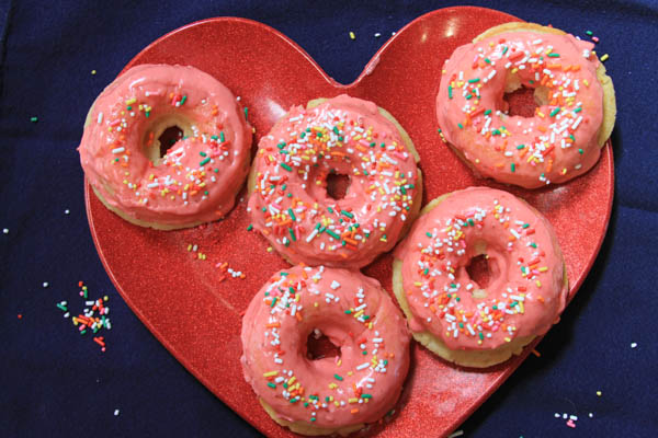 Valentine treats: Strawberry donuts at thegrommom.com